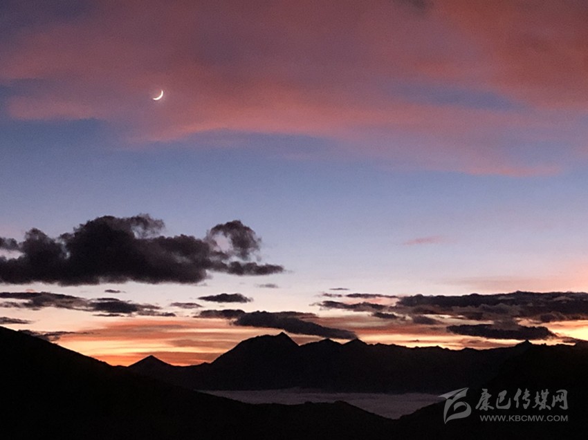 康定徒步線(xiàn)路推薦五色海
